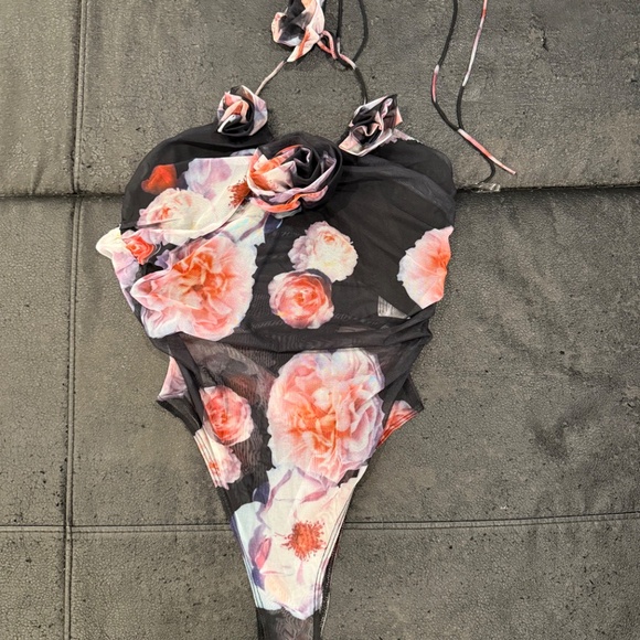 Fashion Nova floral feeling mesh bodysuit black/combo - Picture 5 of 5